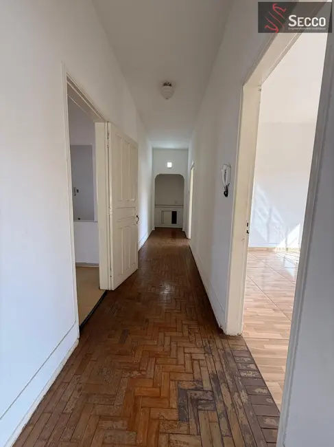 Casa com 4 quartos para alugar, 1050m2 em Botucatu - SP - imagem 3 Foto 3 de Casa com 4 quartos para alugar, 1050m2 em Botucatu - SP