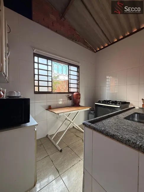 Foto 4 de Casa com 2 quartos à venda, 1050m2 em Botucatu - SP