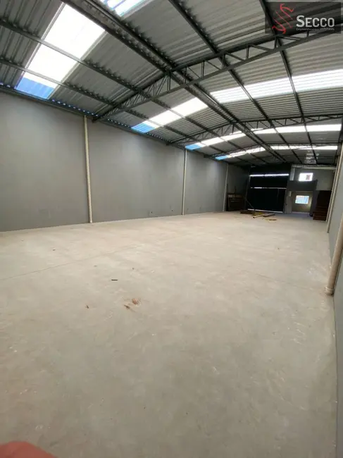 Foto 2 de Armazém / Galpão para alugar, 1050m2 em Vila Paulista, Botucatu - SP