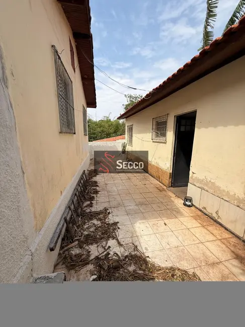 Foto 2 de Kitnet com 1 quarto para alugar, 1050m2 em Botucatu - SP