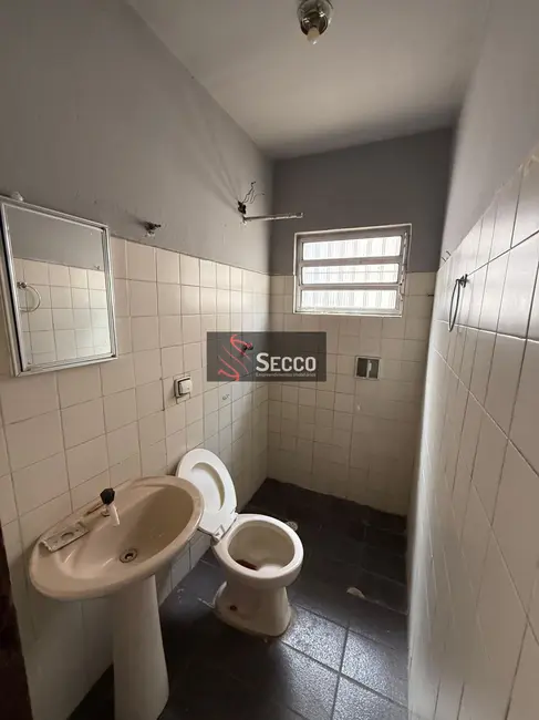 Foto 4 de Kitnet com 1 quarto para alugar, 1050m2 em Botucatu - SP