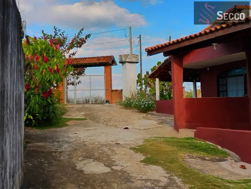 Foto 4 de Chácara com 4 quartos à venda, 1050m2 em Bofete - SP