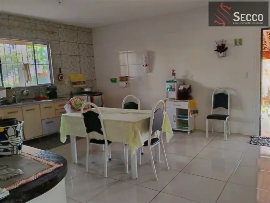 Foto 6 de Chácara com 4 quartos à venda, 1050m2 em Bofete - SP