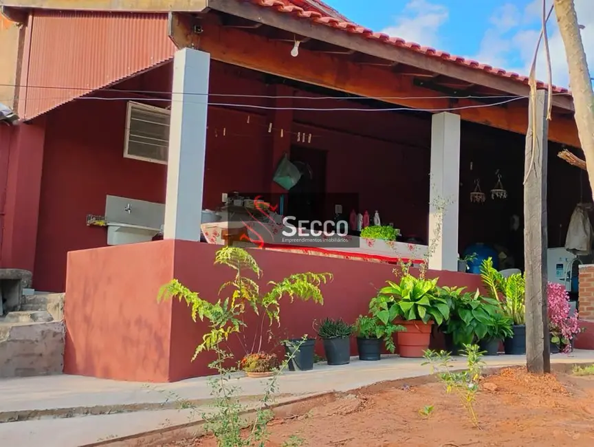 Foto 3 de Chácara com 4 quartos à venda, 1050m2 em Bofete - SP