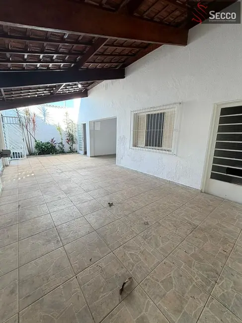 Casa com 3 quartos à venda, 1050m2 em Jardim Paraíso, Botucatu - SP - imagem 1 Foto 1 de Casa com 3 quartos à venda, 1050m2 em Jardim Paraíso, Botucatu - SP