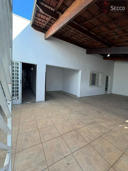 Casa com 3 quartos à venda, 1050m2 em Jardim Paraíso, Botucatu - SP - imagem 2 Foto 2 de Casa com 3 quartos à venda, 1050m2 em Jardim Paraíso, Botucatu - SP
