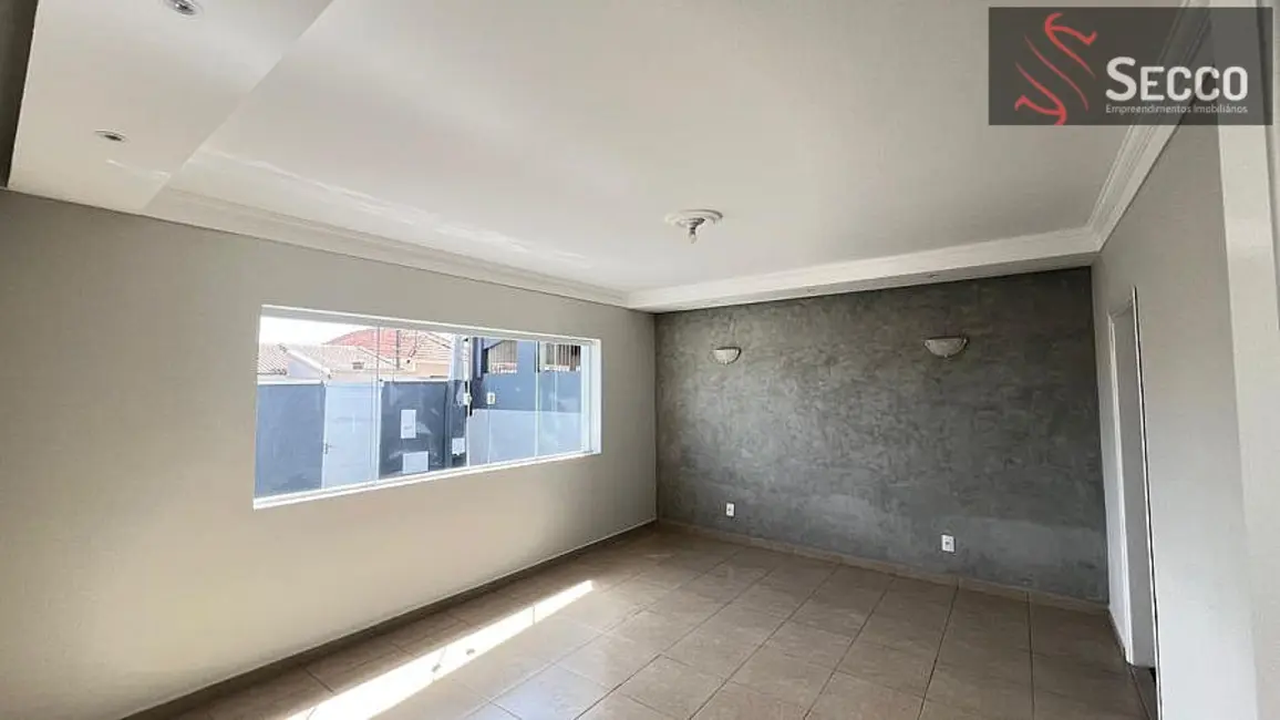 Foto 2 de Casa com 3 quartos à venda, 1050m2 em Jardim Paraíso, Botucatu - SP