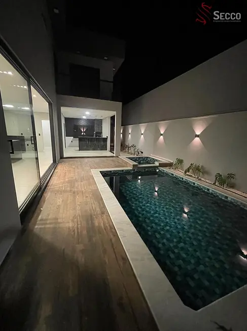 Foto 7 de Sobrado com 3 quartos à venda, 1050m2 em Botucatu - SP