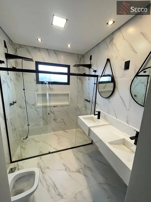 Foto 5 de Sobrado com 3 quartos à venda, 1050m2 em Botucatu - SP