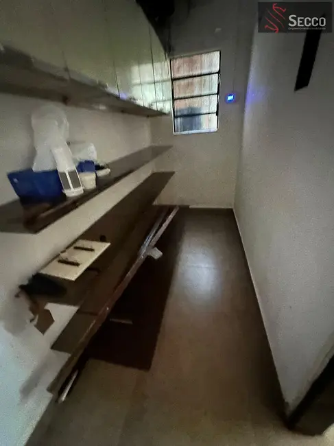 Chácara com 2 quartos à venda, 1050m2 em Botucatu - SP - imagem 6 Foto 6 de Chácara com 2 quartos à venda, 1050m2 em Botucatu - SP