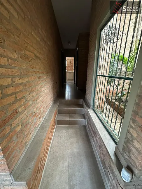 Chácara com 2 quartos à venda, 1050m2 em Botucatu - SP - imagem 3 Foto 3 de Chácara com 2 quartos à venda, 1050m2 em Botucatu - SP