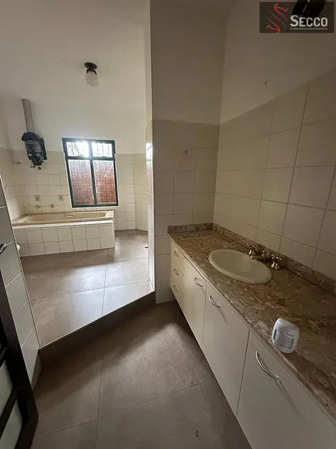 Chácara com 2 quartos à venda, 1050m2 em Botucatu - SP - imagem 9 Foto 9 de Chácara com 2 quartos à venda, 1050m2 em Botucatu - SP