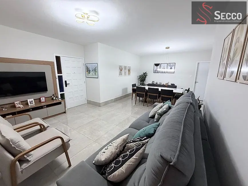 Apartamento com 3 quartos à venda, 1050m2 em Centro, Botucatu - SP - imagem 2 Foto 2 de Apartamento com 3 quartos à venda, 1050m2 em Centro, Botucatu - SP