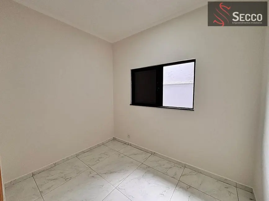 Foto 1 de Casa com 2 quartos à venda, 1000m2 em Jardim Ypê, Botucatu - SP