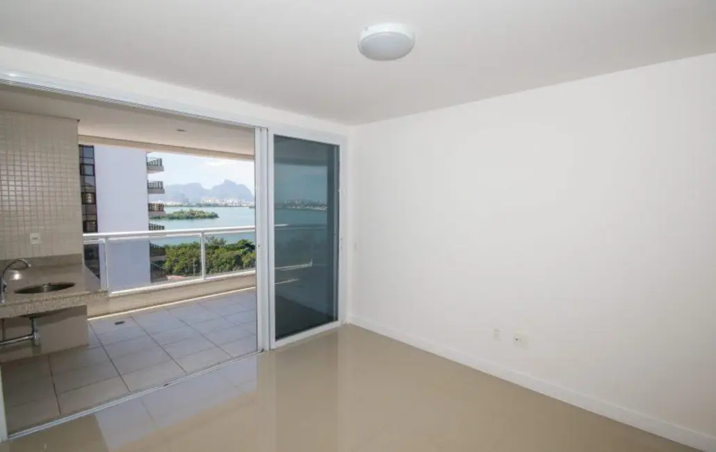 Apartamento com 2 quartos à venda, 85m2 em Rio De Janeiro - RJ - imagem 4 Foto 4 de Apartamento com 2 quartos à venda, 85m2 em Rio De Janeiro - RJ