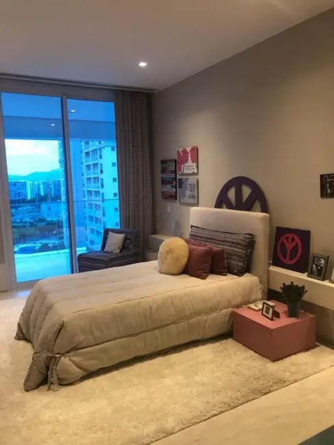 Apartamento com 4 quartos à venda, 266m2 em Rio De Janeiro - RJ - imagem 9 Foto 9 de Apartamento com 4 quartos à venda, 266m2 em Rio De Janeiro - RJ