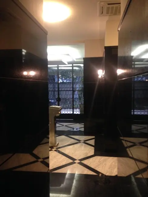 Loja à venda, 228m2 em Rio De Janeiro - RJ - imagem 9 Foto 9 de Loja à venda, 228m2 em Rio De Janeiro - RJ
