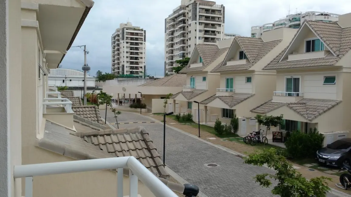 Foto 1 de Casa com 4 quartos à venda, 165m2 em Rio De Janeiro - RJ