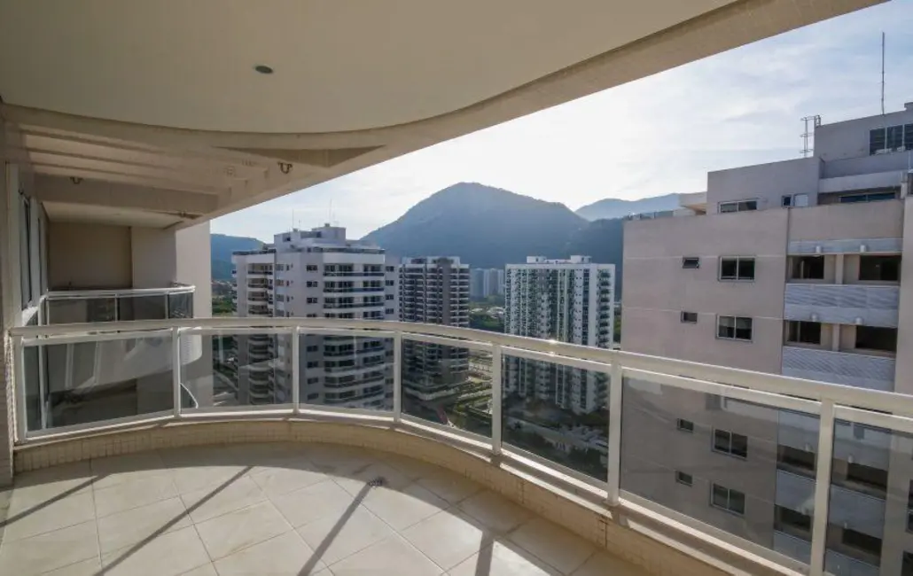 Foto 4 de Apartamento com 4 quartos à venda, 250m2 em Rio De Janeiro - RJ
