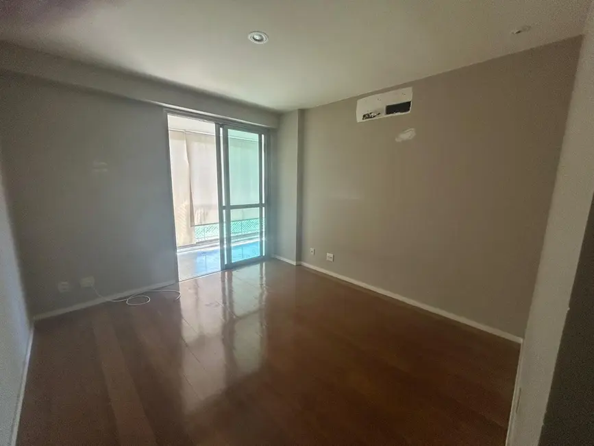 Apartamento com 4 quartos à venda, 309m2 em Rio De Janeiro - RJ - imagem 4 Foto 4 de Apartamento com 4 quartos à venda, 309m2 em Rio De Janeiro - RJ