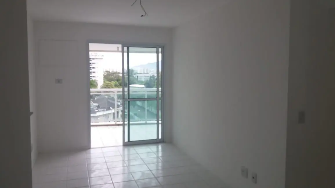 Foto 2 de Apartamento com 2 quartos à venda, 64m2 em Rio De Janeiro - RJ