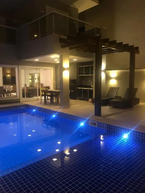 Casa de Condomínio com 4 quartos à venda, 290m2 em Rio De Janeiro - RJ - imagem 2 Foto 2 de Casa de Condomínio com 4 quartos à venda, 290m2 em Rio De Janeiro - RJ