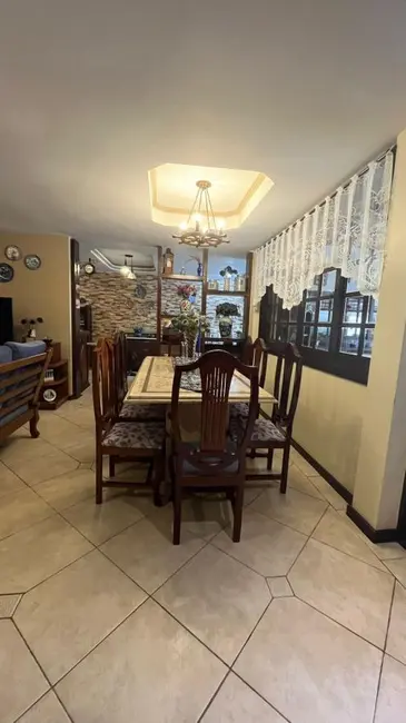 Casa de Condomínio com 5 quartos à venda, 282m2 em Rio De Janeiro - RJ - imagem 9 Foto 9 de Casa de Condomínio com 5 quartos à venda, 282m2 em Rio De Janeiro - RJ