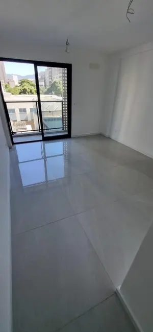 Apartamento com 4 quartos à venda, 153m2 em Rio De Janeiro - RJ - imagem 9 Foto 9 de Apartamento com 4 quartos à venda, 153m2 em Rio De Janeiro - RJ