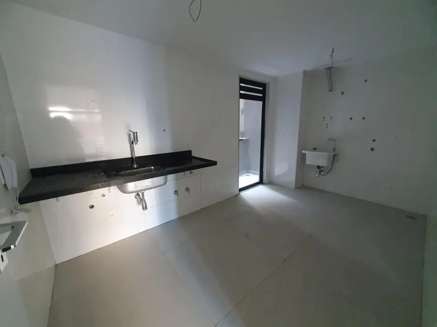 Apartamento com 3 quartos à venda, 133m2 em Rio De Janeiro - RJ - imagem 3 Foto 3 de Apartamento com 3 quartos à venda, 133m2 em Rio De Janeiro - RJ