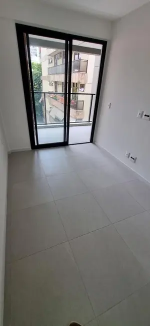 Foto 2 de Apartamento com 2 quartos à venda, 60m2 em Rio De Janeiro - RJ