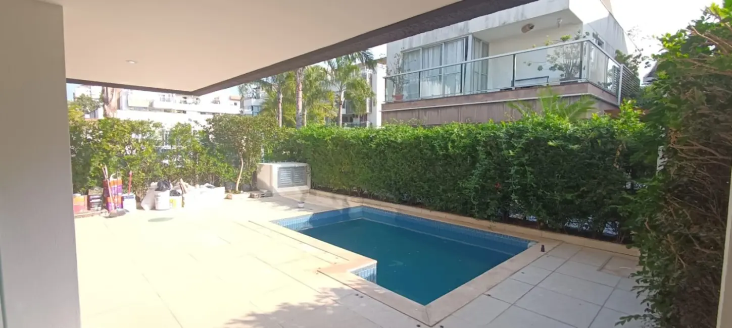 Casa de Condomínio com 4 quartos à venda, 306m2 em Rio De Janeiro - RJ - imagem 2 Foto 2 de Casa de Condomínio com 4 quartos à venda, 306m2 em Rio De Janeiro - RJ