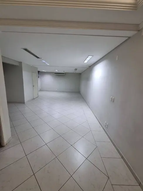 Foto 8 de Sala Comercial à venda, 240m2 em Vila Vianelo, Jundiai - SP