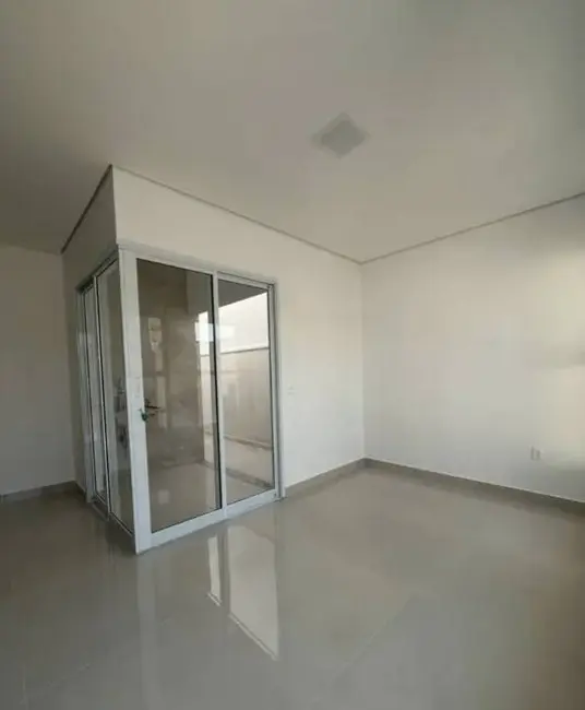 Casa com 3 quartos à venda, 151m2 em Jardim Marambaia, Jundiai - SP - imagem 4 Foto 4 de Casa com 3 quartos à venda, 151m2 em Jardim Marambaia, Jundiai - SP