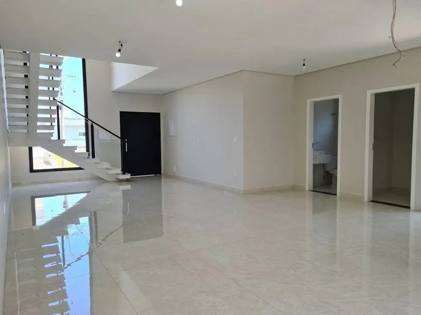 Casa de Condomínio com 3 quartos à venda, 212m2 em Jardim Ermida II, Jundiai - SP - imagem 4 Foto 4 de Casa de Condomínio com 3 quartos à venda, 212m2 em Jardim Ermida II, Jundiai - SP