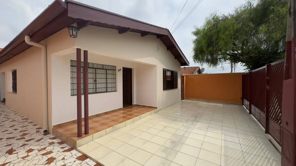 Casa com 2 quartos para alugar, 250m2 em Caxambu, Jundiai - SP - imagem 1 Foto 1 de Casa com 2 quartos para alugar, 250m2 em Caxambu, Jundiai - SP
