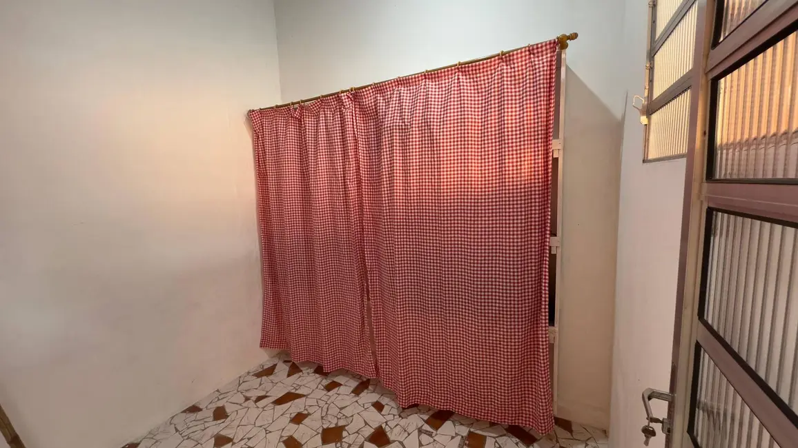 Casa com 2 quartos para alugar, 250m2 em Caxambu, Jundiai - SP - imagem 4 Foto 4 de Casa com 2 quartos para alugar, 250m2 em Caxambu, Jundiai - SP