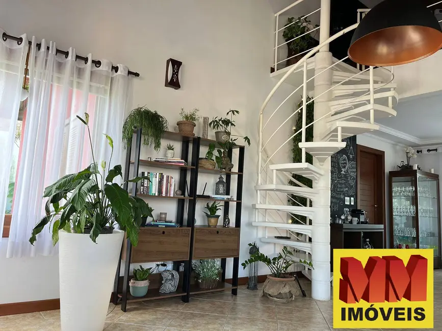 Casa de Condomínio com 5 quartos à venda, 300m2 em Praia do Siqueira, Cabo Frio - RJ - imagem 3 Foto 3 de Casa de Condomínio com 5 quartos à venda, 300m2 em Praia do Siqueira, Cabo Frio - RJ