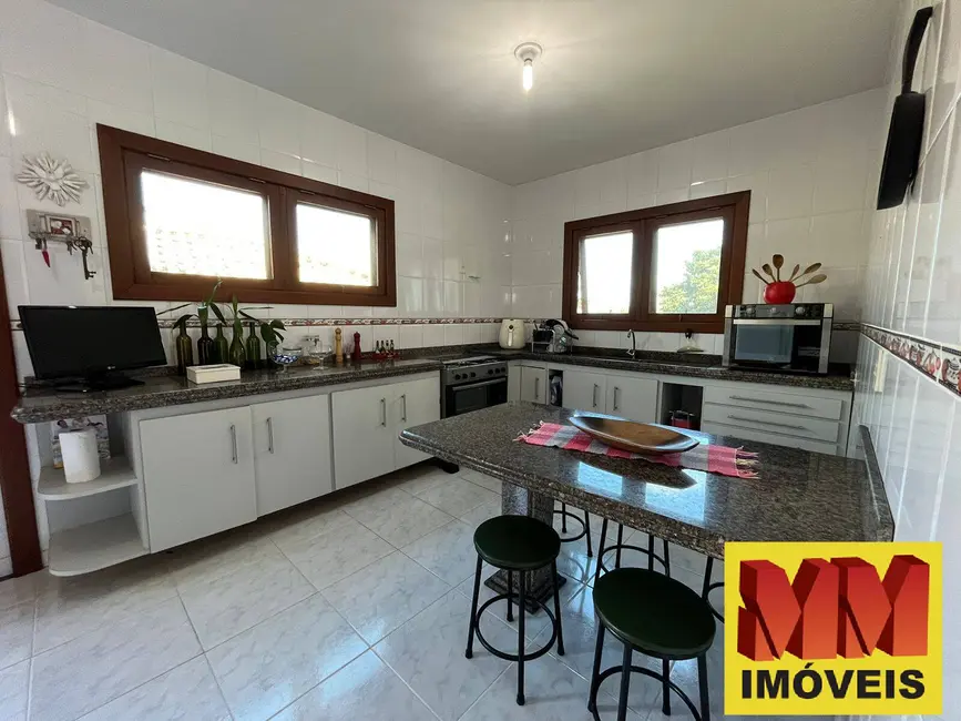 Casa de Condomínio com 5 quartos à venda, 300m2 em Praia do Siqueira, Cabo Frio - RJ - imagem 8 Foto 8 de Casa de Condomínio com 5 quartos à venda, 300m2 em Praia do Siqueira, Cabo Frio - RJ