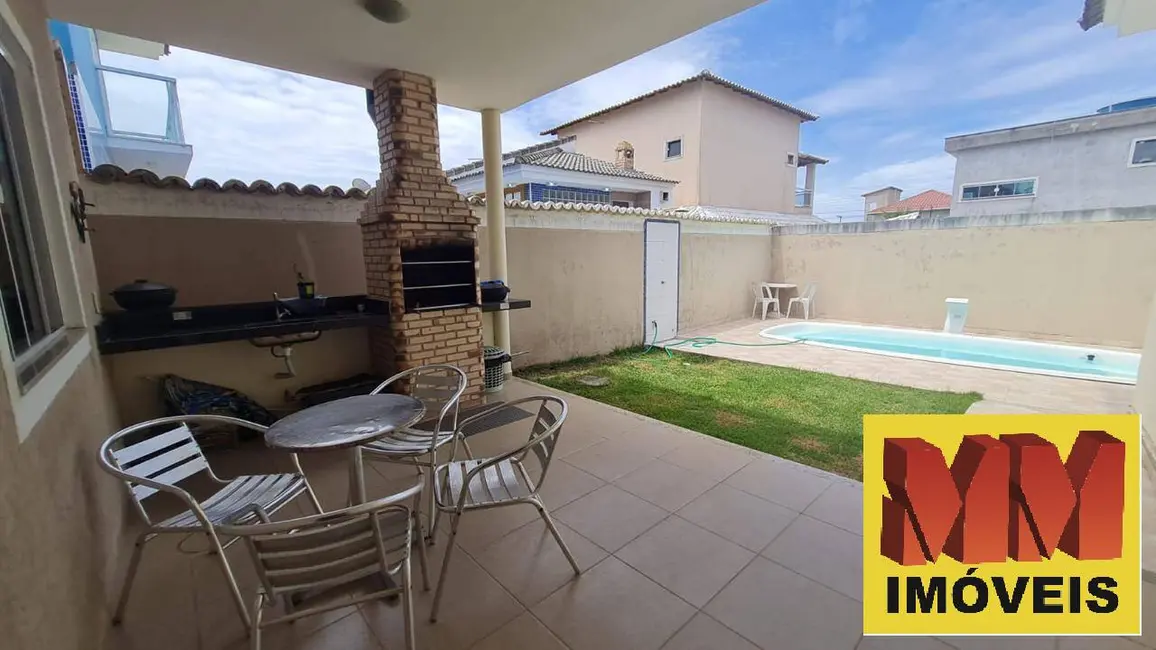 Foto 2 de Casa de Condomínio com 3 quartos à venda, 131m2 em Ogiva, Cabo Frio - RJ