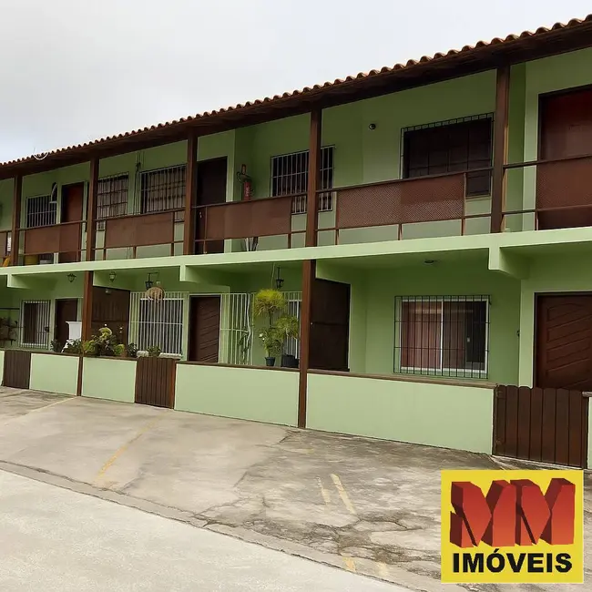 Foto 1 de Casa de Condomínio com 2 quartos à venda, 53m2 em Parque Burle, Cabo Frio - RJ