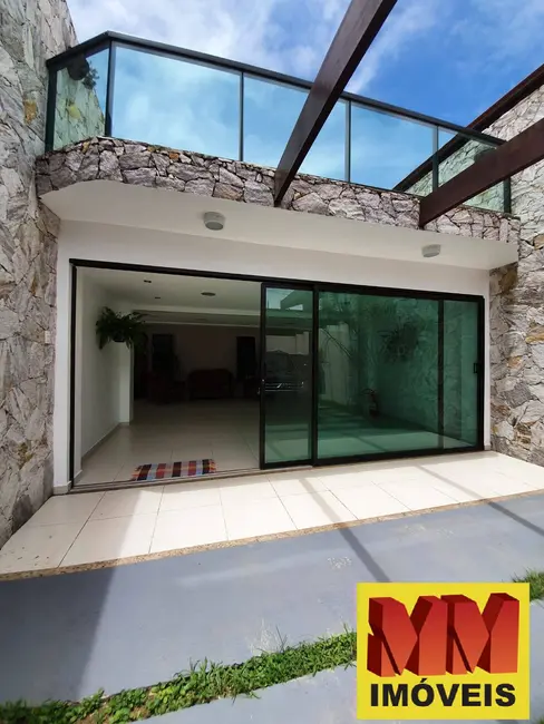 Foto 2 de Casa com 5 quartos à venda, 270m2 em Cabo Frio - RJ