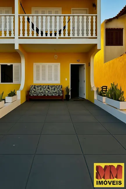 Foto 2 de Casa de Condomínio com 2 quartos à venda, 66m2 em Cabo Frio - RJ