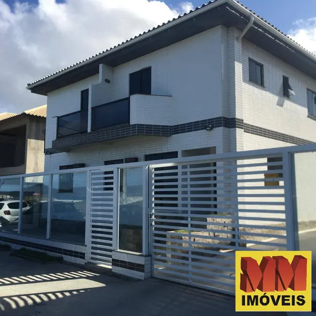 Foto 2 de Casa de Condomínio com 2 quartos à venda, 88m2 em Foguete, Cabo Frio - RJ