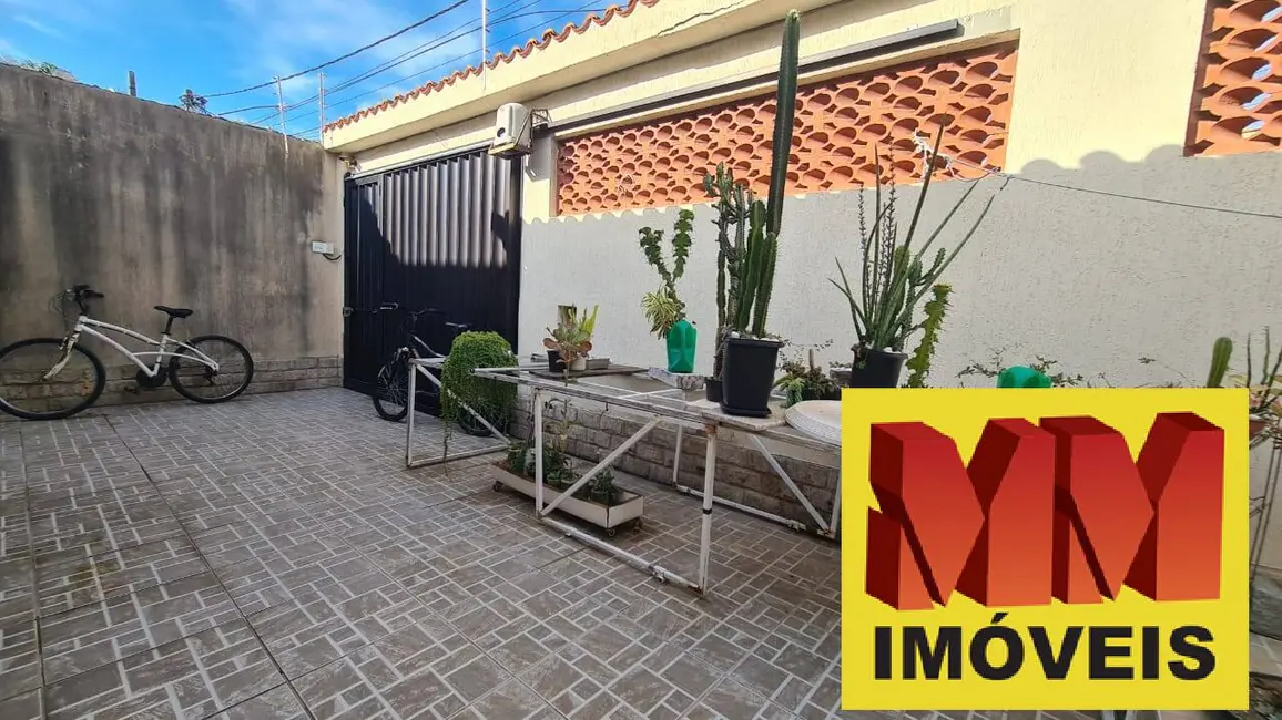 Casa com 6 quartos à venda, 178m2 em São Cristóvão, Cabo Frio - RJ - imagem 4 Foto 4 de Casa com 6 quartos à venda, 178m2 em São Cristóvão, Cabo Frio - RJ