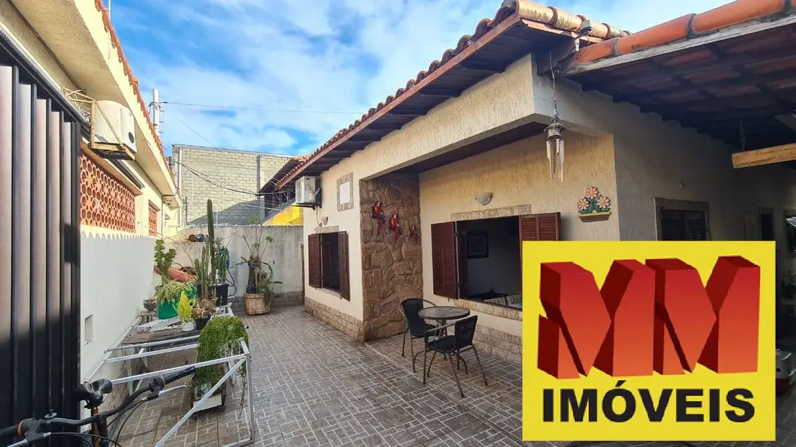 Casa com 6 quartos à venda, 178m2 em São Cristóvão, Cabo Frio - RJ - imagem 3 Foto 3 de Casa com 6 quartos à venda, 178m2 em São Cristóvão, Cabo Frio - RJ