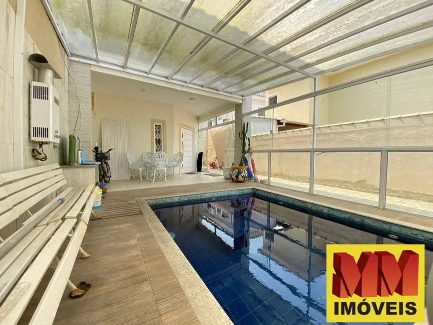 Casa com 4 quartos à venda, 250m2 em Cabo Frio - RJ - imagem 3 Foto 3 de Casa com 4 quartos à venda, 250m2 em Cabo Frio - RJ