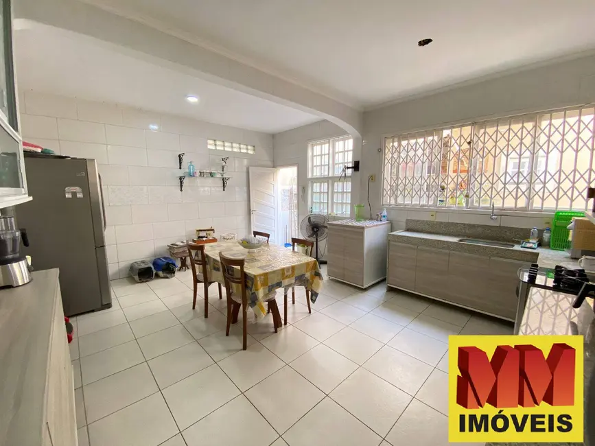 Casa com 4 quartos à venda, 250m2 em Cabo Frio - RJ - imagem 8 Foto 8 de Casa com 4 quartos à venda, 250m2 em Cabo Frio - RJ