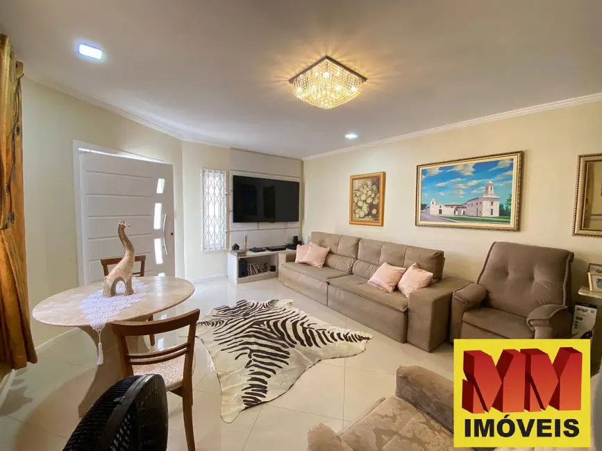 Casa com 4 quartos à venda, 250m2 em Cabo Frio - RJ - imagem 6 Foto 6 de Casa com 4 quartos à venda, 250m2 em Cabo Frio - RJ