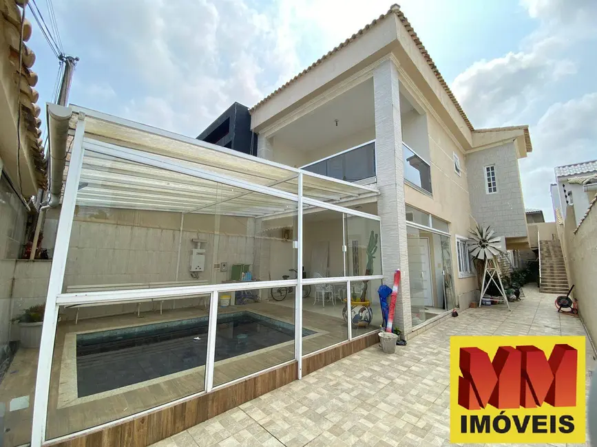 Casa com 4 quartos à venda, 250m2 em Cabo Frio - RJ - imagem 2 Foto 2 de Casa com 4 quartos à venda, 250m2 em Cabo Frio - RJ