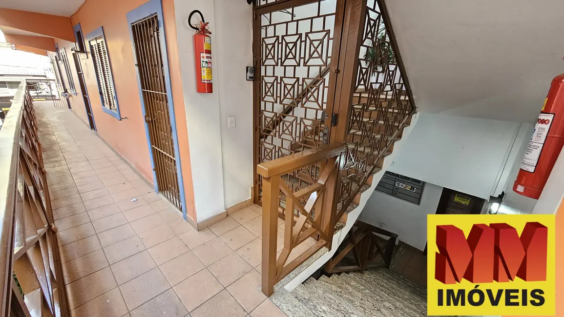 Sala Comercial para alugar, 30m2 em Centro, Cabo Frio - RJ - imagem 2 Foto 2 de Sala Comercial para alugar, 30m2 em Centro, Cabo Frio - RJ